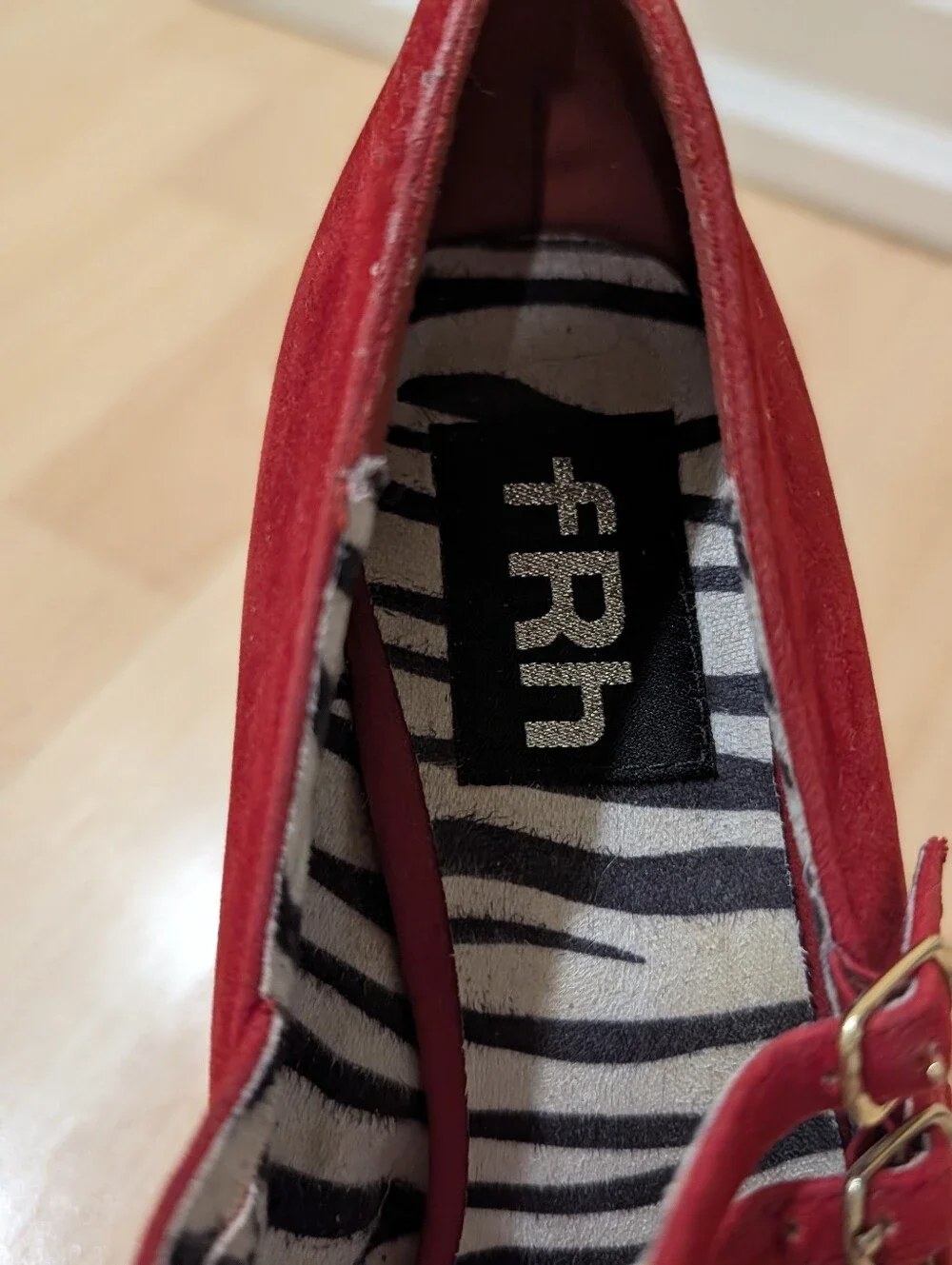 FRH Vintage 1990s vegan red suede platform sky high Mary Jane heels, Sz 8